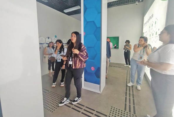 El recorrido por el Museo de las Vacunas del Instituto Butantan requiere de la interacción con los visistantes. El recorrido por el Museo de las Vacunas del Instituto Butantan requiere de la interacción con los visistantes.