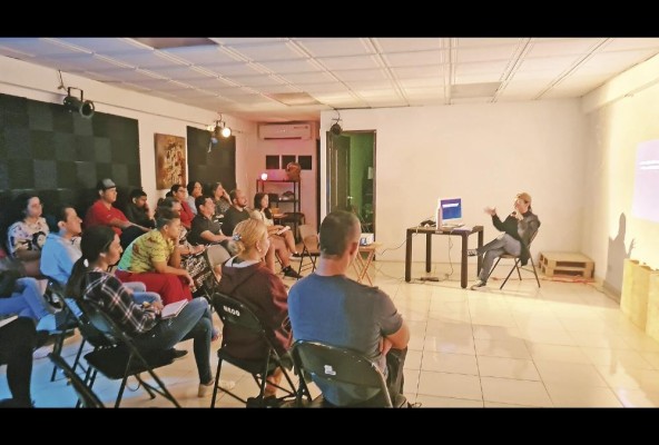 También ofrecen talleres de actuación y masterclass. También ofrecen talleres de actuación y masterclass.