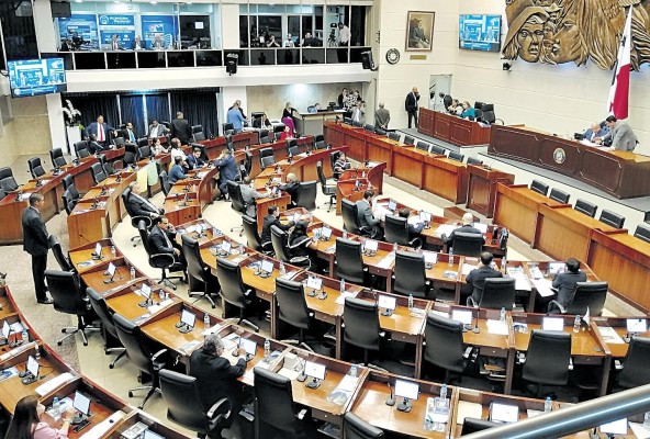 En el quinto periodo ordinario de sesiones, la Asamblea Nacional tendrá entre los temas importantes a discutir, el proyecto sobre el contrato ley entre el Estado y Minera Panamá. En el quinto periodo ordinario de sesiones, la Asamblea Nacional tendrá entre los temas importantes a discutir, el proyecto sobre el contrato ley entre el Estado y Minera Panamá.