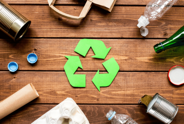 El vidrio y aluminio tienen propiedades ilimitadas de reciclaje. El vidrio y aluminio tienen propiedades ilimitadas de reciclaje.