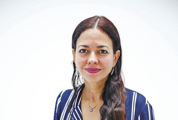 Ela Urriola Ela Urriola