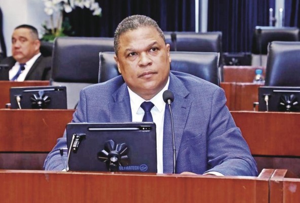 Jaime Vargas, presidente de la Asamblea Nacional Jaime Vargas, presidente de la Asamblea Nacional