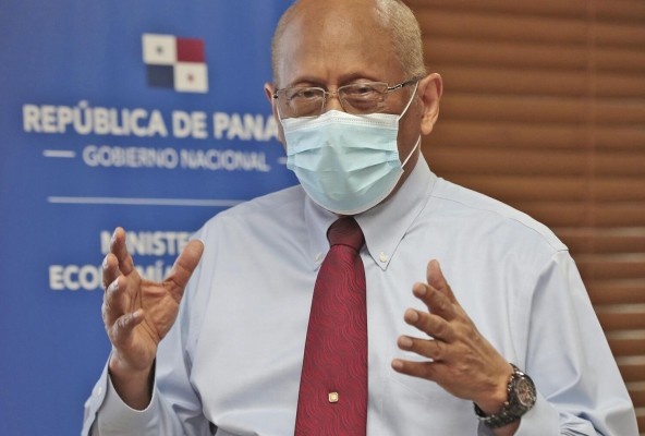 Ministro de Economía y Finanzas Héctor Alexander durante la entrevista concedida a La Estrella de Panamá Ministro de Economía y Finanzas Héctor Alexander durante la entrevista concedida a La Estrella de Panamá
