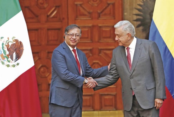 El presidente de México, Andrés López Obrador (d), y el de Colombia, Gustavo Petro El presidente de México, Andrés López Obrador (d), y el de Colombia, Gustavo Petro