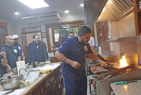 El chef Bhansi, durante el concurso El chef Bhansi, durante el concurso