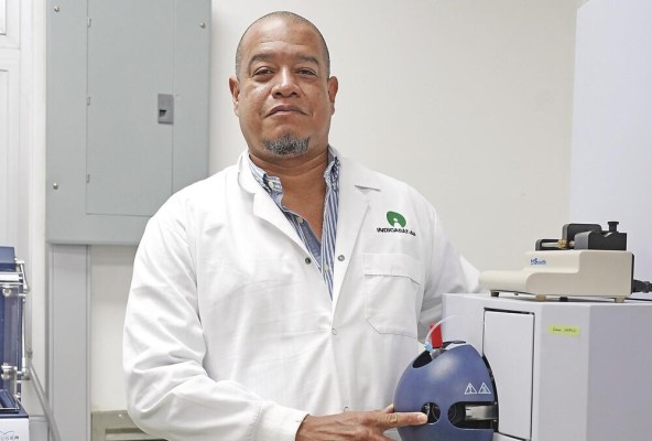 Dr. Marcelino Gutiérrez, coordinador del Centro de Biodiversidad y Descubrimientos de Drogas Dr. Marcelino Gutiérrez, coordinador del Centro de Biodiversidad y Descubrimientos de Drogas