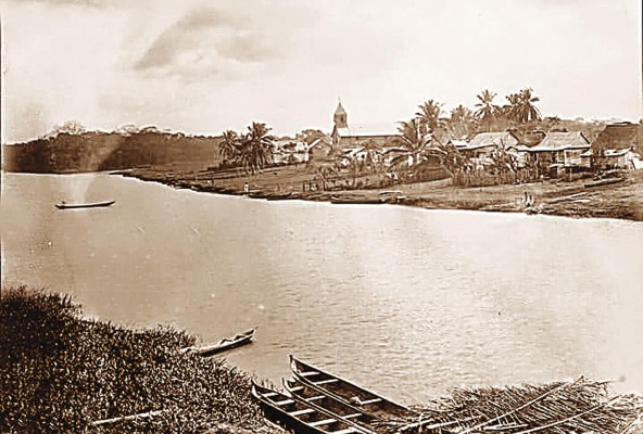 El pueblo de Chagres, reubicado en 1916 con la llegada de los estadounidenses y la ampliación de la Zona del Canal hasta la desembocadura del río. El pueblo de Chagres, reubicado en 1916 con la llegada de los estadounidenses y la ampliación de la Zona del Canal hasta la desembocadura del río.