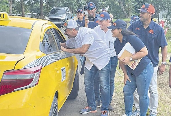 Ricardo Lombana durante su recorrido político. Ricardo Lombana durante su recorrido político.