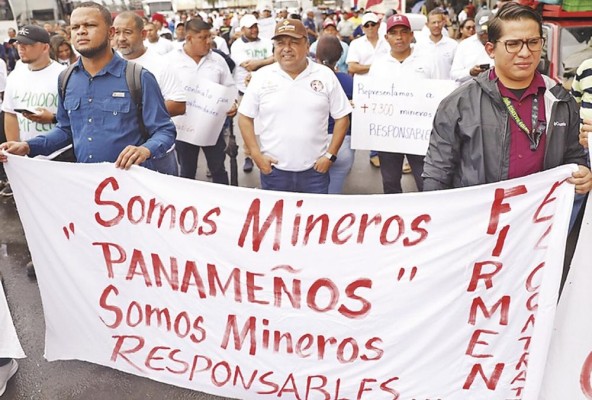 Ciudadanos y trabajadores de Minera Panamá, piden la aprobación del proyecto. Ciudadanos y trabajadores de Minera Panamá, piden la aprobación del proyecto.