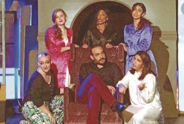 Originalmente, 'Company' debutó en Broadway en la década de 1970. Originalmente, 'Company' debutó en Broadway en la década de 1970.
