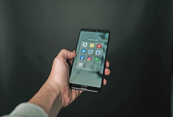 El contenido que vemos dejó de ser espontáneo y está convenientemente editado para poder captar nuestra atención. El contenido que vemos dejó de ser espontáneo y está convenientemente editado para poder captar nuestra atención.
