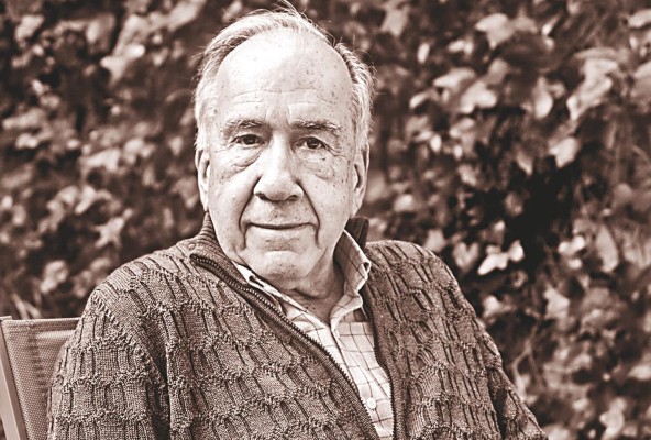 El poeta Joan Margarit fue galardonado en 2019 con el premio Reina Sofía de poesía iberoamericana y el premio Cervantes. El poeta Joan Margarit fue galardonado en 2019 con el premio Reina Sofía de poesía iberoamericana y el premio Cervantes.