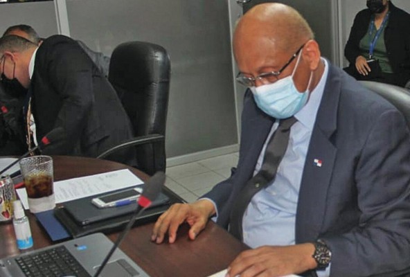 El ministro del MEF, Héctor Alexander El ministro del MEF, Héctor Alexander
