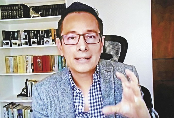Jeffrey Fajardo: 'La solución óptima sería que el Gobierno ucraniano acuerde con Rusia el reconocimiento del Donbás como territorio independiente' Jeffrey Fajardo: 'La solución óptima sería que el Gobierno ucraniano acuerde con Rusia el reconocimiento del Donbás como territorio independiente'