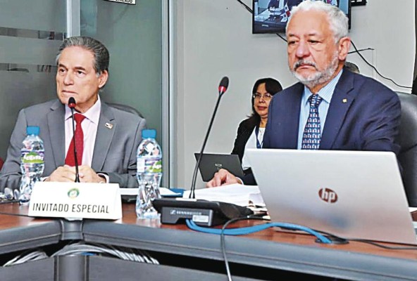 Aristides Royo, ministro para Asuntos del Canal de Panamá, y Ricaurte Vásquez, administrador de la Autoridad del Canal de Panamá Aristides Royo, ministro para Asuntos del Canal de Panamá, y Ricaurte Vásquez, administrador de la Autoridad del Canal de Panamá