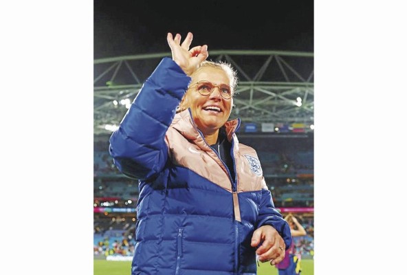 Sarina Wiegman, la entrenadora bicampeona de las dos últimas Eurocopas (2017 y 2022), repite final mundialista después de perder en Francia 2019. ¿Esta vez dirigiendo a Inglaterra logrará su propósito? Sarina Wiegman, la entrenadora bicampeona de las dos últimas Eurocopas (2017 y 2022), repite final mundialista después de perder en Francia 2019. ¿Esta vez dirigiendo a Inglaterra logrará su propósito?