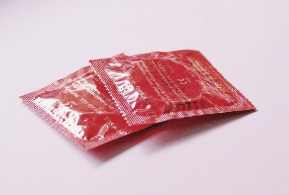 Los especialistas recuerdan la importancia de la protección con el preservativo. Los especialistas recuerdan la importancia de la protección con el preservativo.