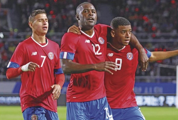 El partido entre Costa Rica y Alemania coincide en la fecha en Costa Rica con el aniversario de su Día de la Abolición del Ejército. Anhelan celebrarlo con el pase a octavos de final. El partido entre Costa Rica y Alemania coincide en la fecha en Costa Rica con el aniversario de su Día de la Abolición del Ejército. Anhelan celebrarlo con el pase a octavos de final.