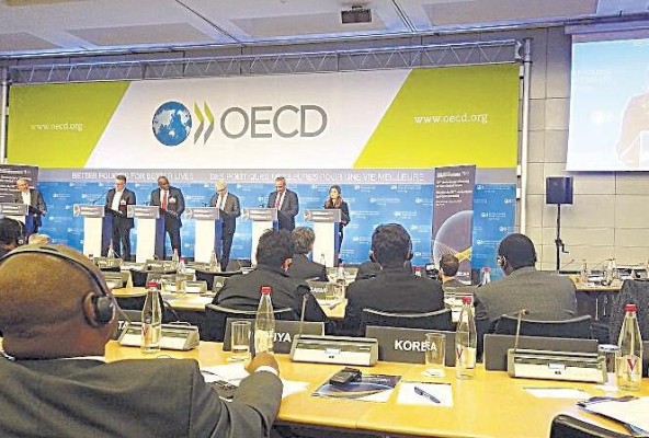 Erika Mouynes, viceministra de Asuntos Multilaterales en la reunión de la OCDE. Erika Mouynes, viceministra de Asuntos Multilaterales en la reunión de la OCDE.