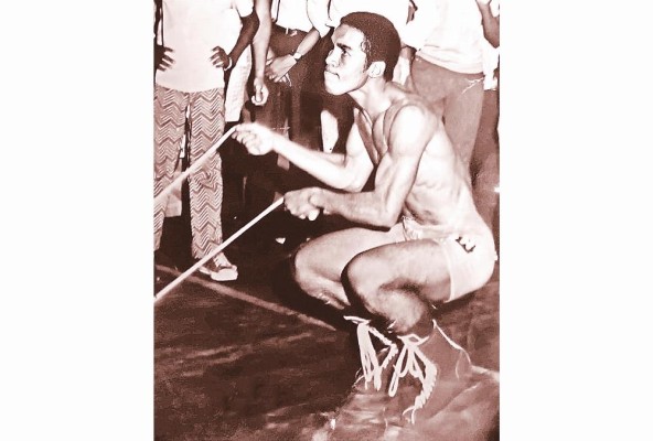 Reinaldo Hidalgo fue el primer retador de los plumas, pero nunca disputó un título del mundo. Reinaldo Hidalgo fue el primer retador de los plumas, pero nunca disputó un título del mundo.
