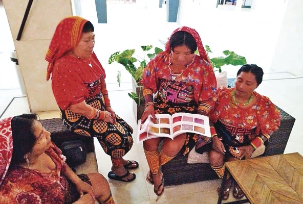 Molas de las madres, nuestras molas Molas de las madres, nuestras molas