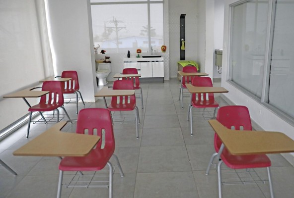 Uno de los 10 salones donde se dictaba el programa Panamá Bilingüe (Fundader). Uno de los 10 salones donde se dictaba el programa Panamá Bilingüe (Fundader).