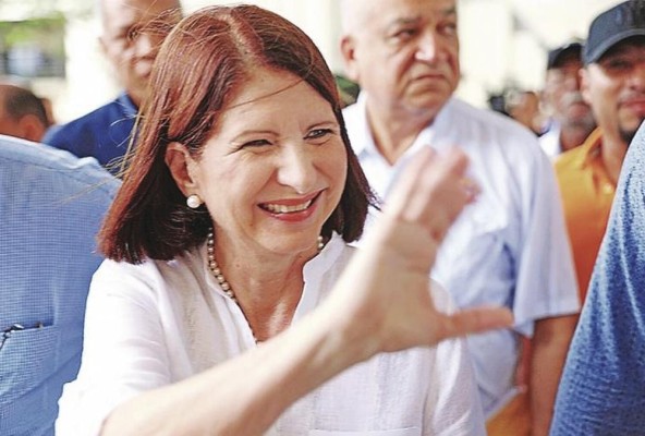 Marta Linares de Martinelli. Marta Linares de Martinelli.