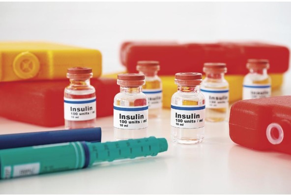La insulina es un medicamento esencial para las personas con diabetes. La insulina es un medicamento esencial para las personas con diabetes.