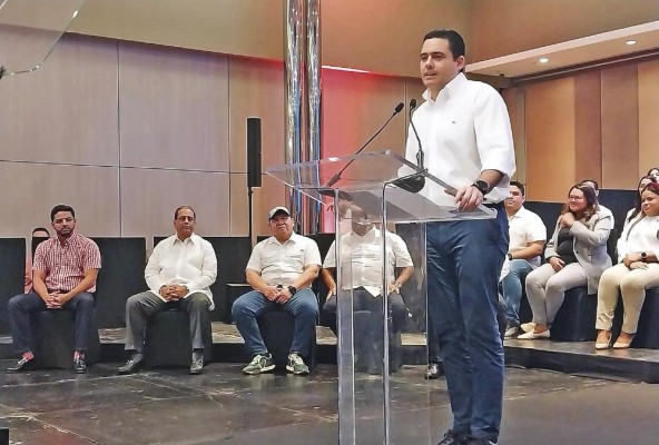 José Gabriel Carrizo, candidato presidencial por el PRD. José Gabriel Carrizo, candidato presidencial por el PRD.
