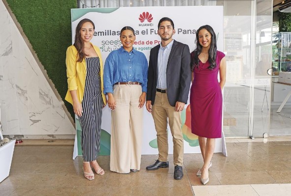 Blanca Vega, Carolina Herrera, Fernando Guiraud y Adriana Batista Blanca Vega, Carolina Herrera, Fernando Guiraud y Adriana Batista