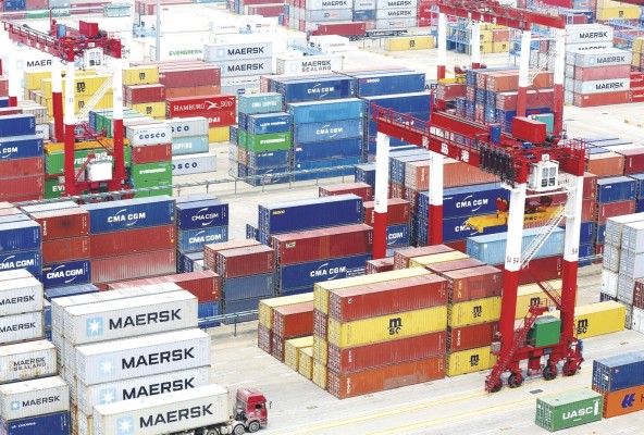 El costo de la mercancía contenerizada había retornado a precios casi normales luego de la apertura, pero las restricciones de bioseguridad en China ocasionarán un nuevo aumento. El costo de la mercancía contenerizada había retornado a precios casi normales luego de la apertura, pero las restricciones de bioseguridad en China ocasionarán un nuevo aumento.