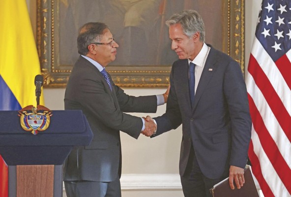 El presidente de Colombia Gustavo Petro (i) y el secretario de Estado de Estados Unidos, Antony Blinken El presidente de Colombia Gustavo Petro (i) y el secretario de Estado de Estados Unidos, Antony Blinken