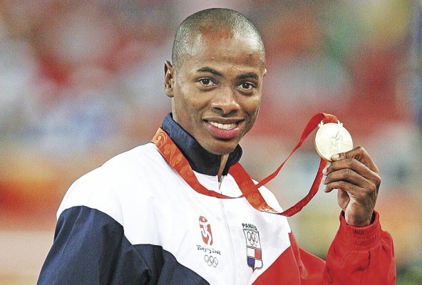 En los Juegos Olímpicos de Beijing 2008, Irving Saladino logró la medalla de oro en salto de longitud En los Juegos Olímpicos de Beijing 2008, Irving Saladino logró la medalla de oro en salto de longitud