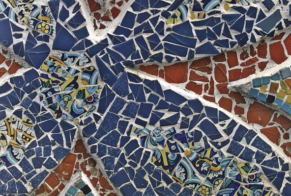 Imagen de 'trencadís', de Javier Erroz, en la fachada de un edificio en El Cangrejo. Año 2019. Imagen de 'trencadís', de Javier Erroz, en la fachada de un edificio en El Cangrejo. Año 2019.