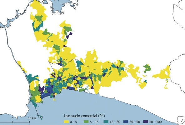 En este mapa del porcentaje de superficie construida en usos comerciales en cada barrio de la ciudad, se puede observar cómo gran parte de los barrios en la periferia este, norte y en San Miguelito tienen un bajo nivel de acceso a comercios que les provean en cercanía de bienes de consumo. En este mapa del porcentaje de superficie construida en usos comerciales en cada barrio de la ciudad, se puede observar cómo gran parte de los barrios en la periferia este, norte y en San Miguelito tienen un bajo nivel de acceso a comercios que les provean en cercanía de bienes de consumo.
