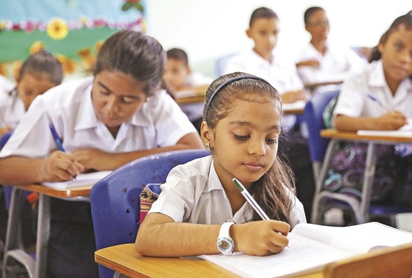 Para el regreso a las aulas se requerirá de protocolos de bioseguridad y comunicación con los padres. Para el regreso a las aulas se requerirá de protocolos de bioseguridad y comunicación con los padres.