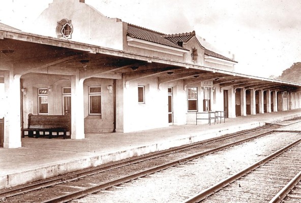 Zona del Canal de Panamá: Estación en Balboa, 1915. Zona del Canal de Panamá: Estación en Balboa, 1915.