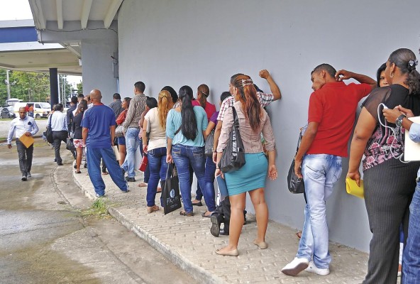 Ventas y mercadeo, seguido por técnicos, son las plazas más difíciles de cubrir. Ventas y mercadeo, seguido por técnicos, son las plazas más difíciles de cubrir.