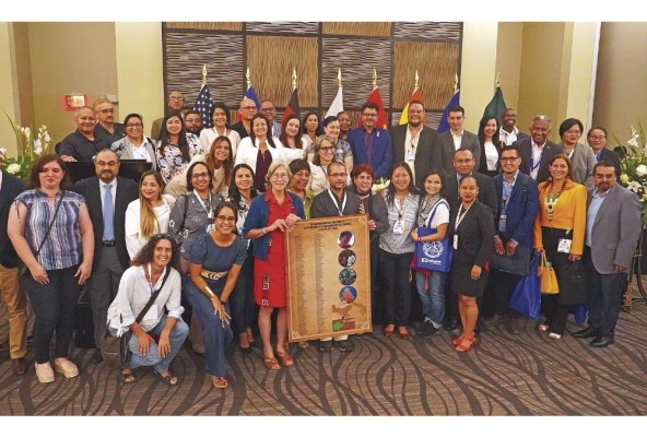 La comunidad científica local acompañó a la Dra. Coley en su homenaje. La comunidad científica local acompañó a la Dra. Coley en su homenaje.