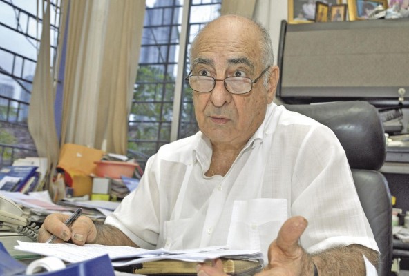 Antonio Domínguez fue muy cercano a Arnulfo Arias Madrid. Antonio Domínguez fue muy cercano a Arnulfo Arias Madrid.