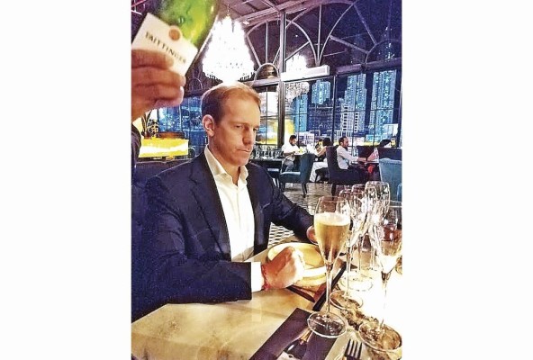 La cata fue dirigida pos Clement Wiart, Export manager de Taittinger. Sirven Taittinger Brut Reserve. La cata fue dirigida pos Clement Wiart, Export manager de Taittinger. Sirven Taittinger Brut Reserve.