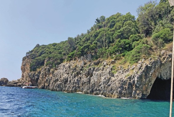 La belleza de sus playas y grutas son parte de su atractivo. La belleza de sus playas y grutas son parte de su atractivo.