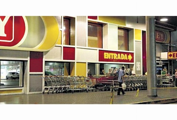 El supermercado Rey forma parte de un grupo de empresas que compró una firma ecuatoriana. El supermercado Rey forma parte de un grupo de empresas que compró una firma ecuatoriana.