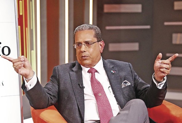 Rogelio Paredes, ministro de Vivienda y Ordenamiento Territorial Rogelio Paredes, ministro de Vivienda y Ordenamiento Territorial