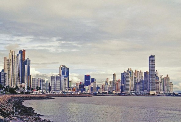 El único seguro obligatorio como tal en Panamá es de auto. El único seguro obligatorio como tal en Panamá es de auto.