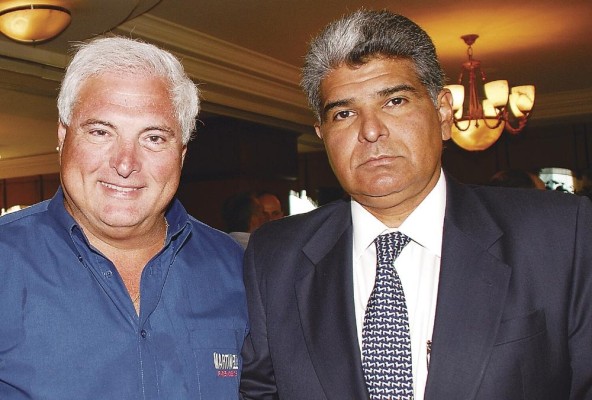 Ricardo Martinelli y José Raúl Mulino son la carta de presentación del partido Realizando Metas. Ricardo Martinelli y José Raúl Mulino son la carta de presentación del partido Realizando Metas.
