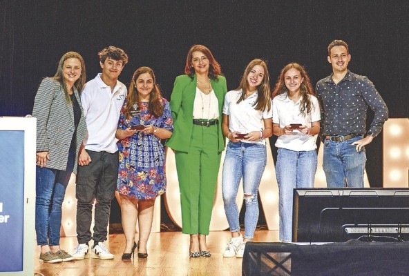 Sempf es mentora de las futuras generaciones de Panamá que están interesadas en el emprendimiento. Sempf es mentora de las futuras generaciones de Panamá que están interesadas en el emprendimiento.
