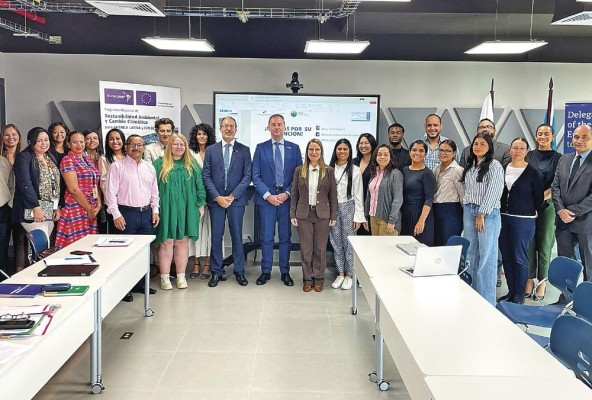 Segunda Ronda del Diálogo País Panamá – EUROCLIMA Mesa Finanzas Verdes. Segunda Ronda del Diálogo País Panamá – EUROCLIMA Mesa Finanzas Verdes.
