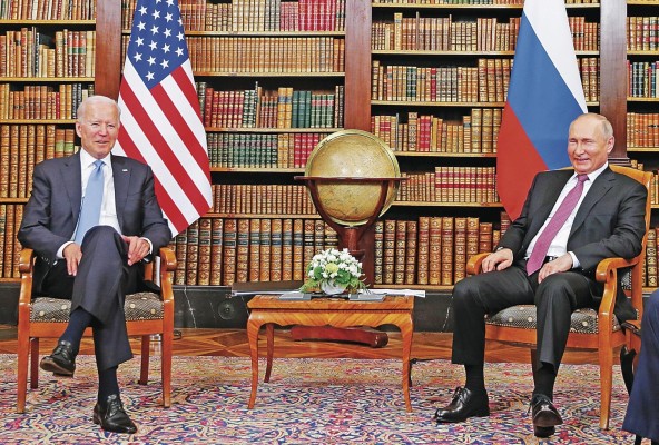 Este es el primer encuentro entre los dos líderes luego de una escalada de tensiones tras las sanciones de EE.UU. a Rusia, en abril pasado. Este es el primer encuentro entre los dos líderes luego de una escalada de tensiones tras las sanciones de EE.UU. a Rusia, en abril pasado.