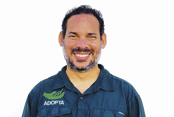 Guido Berguido, director ejecutivo y fundador de Adopta Bosque Guido Berguido, director ejecutivo y fundador de Adopta Bosque